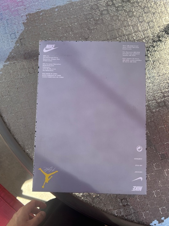 Air Jordan 4 Retro Lightening (2021) - Picture 8 of 10